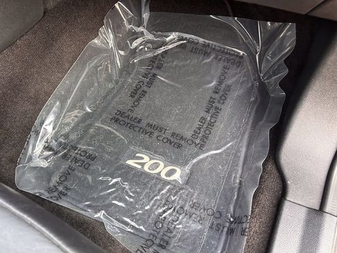 Used 2011 Chrysler 200 Limited FWD image 19