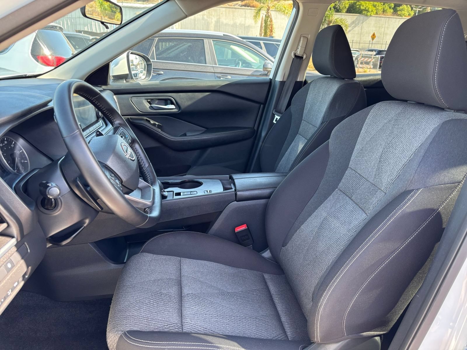 Used 2026 Nissan Rogue SV FWD image 28