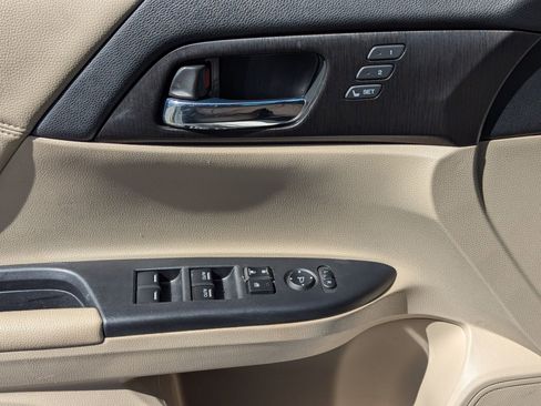 Used 2015 Honda Accord EX-L image 11