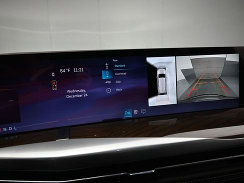 Used 2026 Cadillac Escalade Platinum Luxury image 18