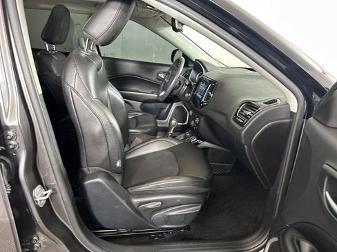 Used 2019 Jeep Compass Altitude image 28