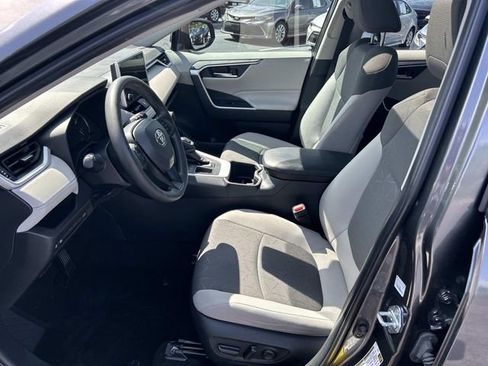 Used 2025 Toyota RAV4 XLE w/ Convenience Package FWD image 21