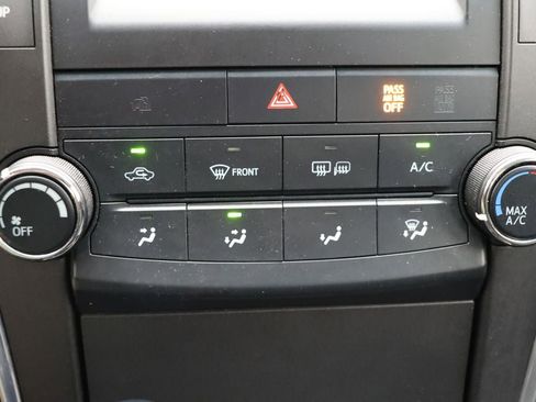 Used 2017 Toyota Camry LE FWD image 22
