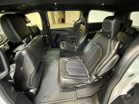 Used 2026 Chrysler Pacifica Select AWD/4WD image 24