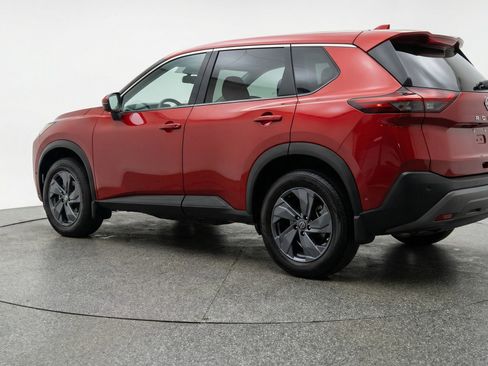 Used 2025 Nissan Rogue SV AWD/4WD image 6