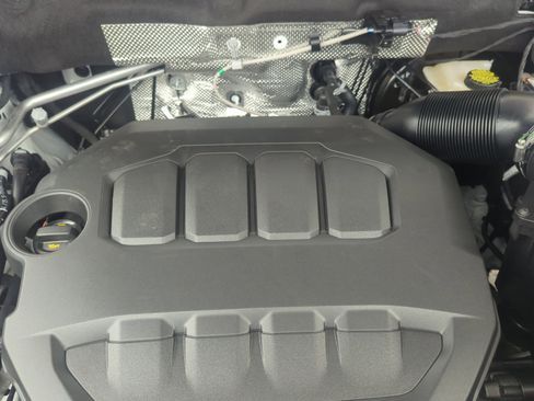 New 2026 Volkswagen Atlas Cross Sport SE image 21