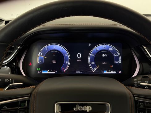 Used 2025 Jeep Grand Cherokee L Summit AWD/4WD image 23