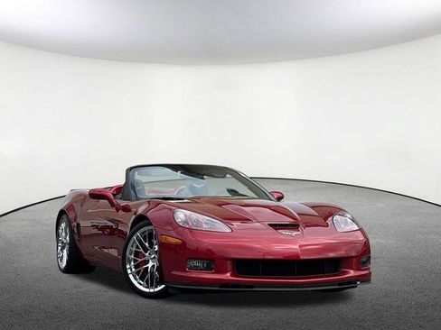 Used 2013 Chevrolet Corvette 427 w/ 1SB Preferred Equipment Group RWD image 2