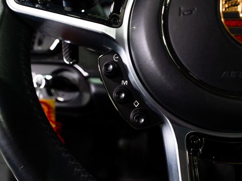 Used 2015 Porsche 918 Spyder image 24