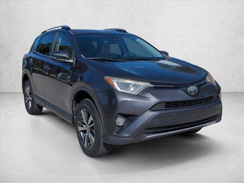Used 2018 Toyota RAV4 XLE image 3