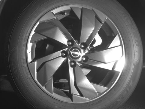 Used 2025 Nissan Rogue SV FWD image 14