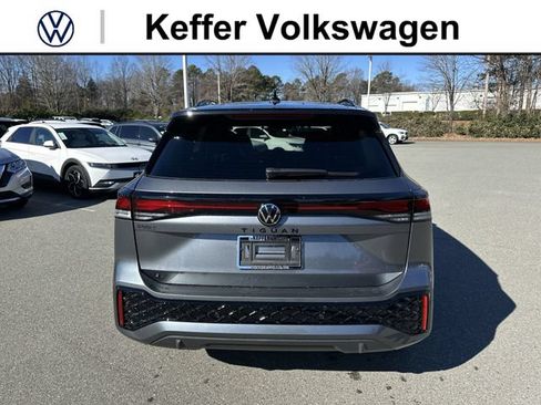 New 2026 Volkswagen Tiguan SE R-Line FWD image 4