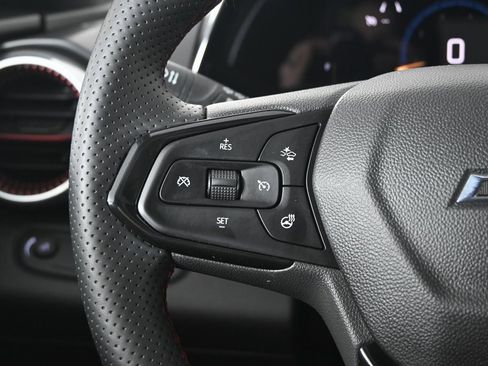 Used 2024 Chevrolet Trax RS w/ Sunroof Package image 33