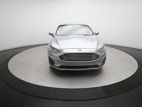 Used 2020 Ford Fusion SE image 11