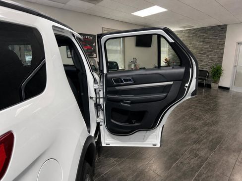 Used 2018 Ford Explorer XLT w/ Equipment Group 201A AWD/4WD image 8