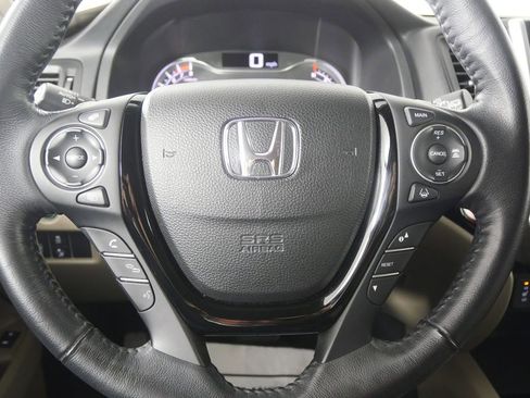 Used 2017 Honda Pilot Touring image 23