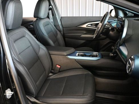 Used 2025 Chevrolet Equinox EV LT w/ LPO, Blackout Package FWD image 18