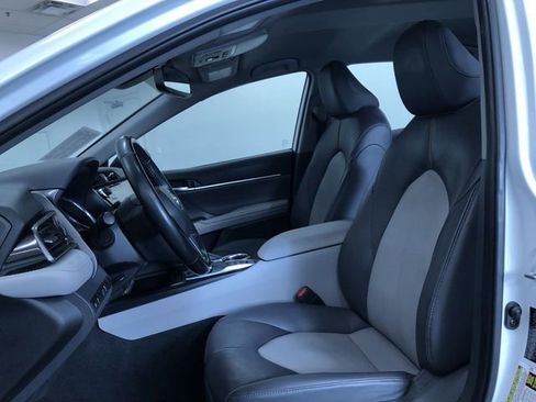 Certified 2020 Toyota Camry XLE image 17