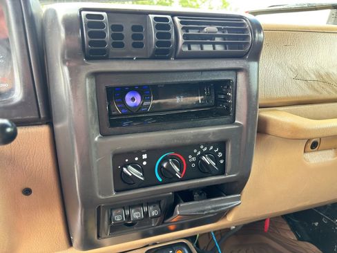 Used 2000 Jeep Wrangler Sahara AWD/4WD image 21
