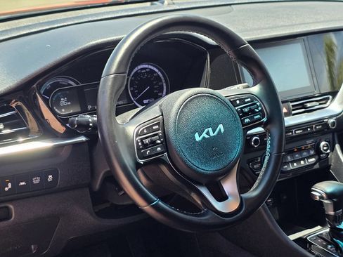 Used 2022 Kia Niro LXS FWD image 15
