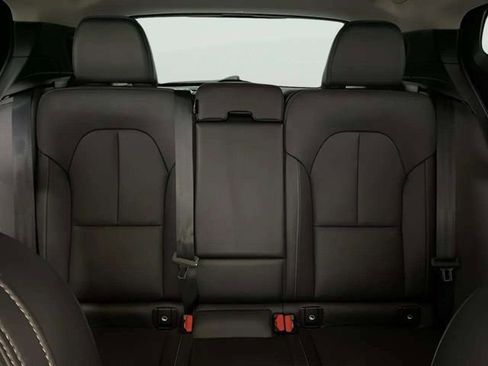 Used 2025 Volvo XC40 B5 Plus AWD/4WD image 79