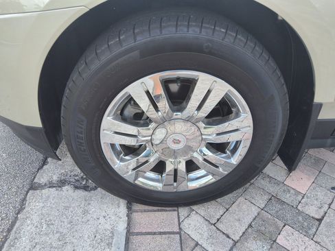 Used 2013 Cadillac SRX Luxury FWD image 45