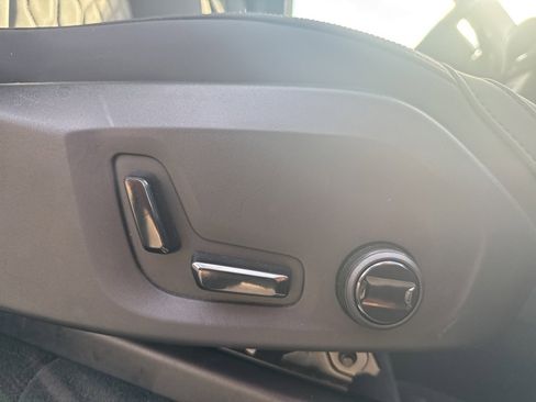 Certified 2025 Volvo XC90 B6 Plus image 12