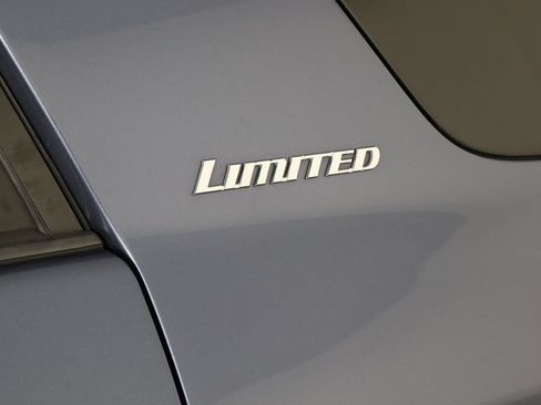 Used 2013 Toyota 4Runner Limited AWD/4WD image 37