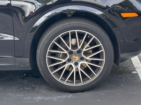 Used 2019 Porsche Cayenne AWD/4WD image 4