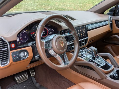 Certified 2023 Porsche Cayenne S Platinum AWD/4WD image 4