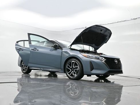 New 2025 Nissan Sentra SR image 29