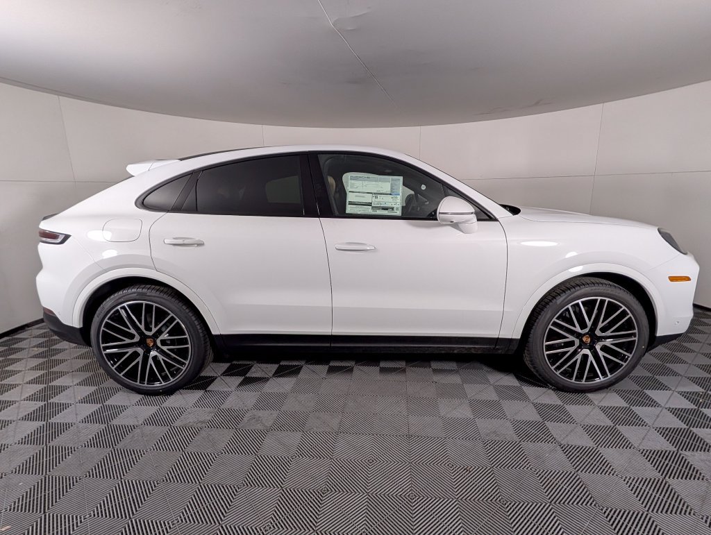 Certified 2026 Porsche Cayenne Coupe AWD/4WD image 8