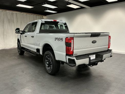 Used 2025 Ford F250 XL w/ STX Appearance Package image 4