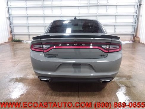 Used 2018 Dodge Charger R/T w/ Blacktop Package RWD image 8