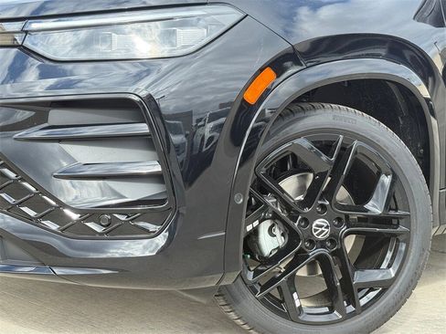 New 2026 Volkswagen Tiguan SE R-Line image 2