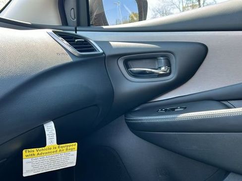 Certified 2024 Nissan Murano SV w/ SV Midnight Edition Package AWD/4WD image 19
