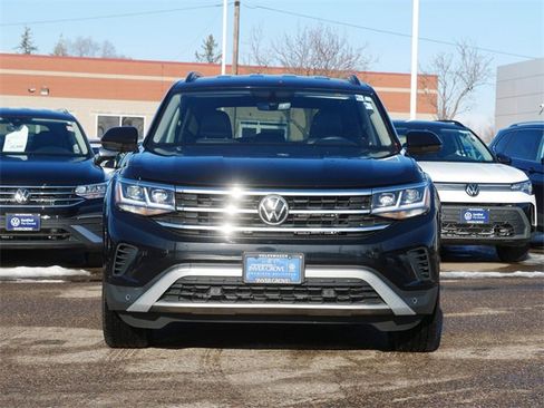 Used 2022 Volkswagen Atlas SE w/ Black Wheel Package image 2