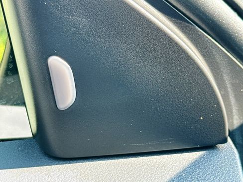 Used 2023 Nissan Kicks SR w/ SR Premium Package FWD image 19