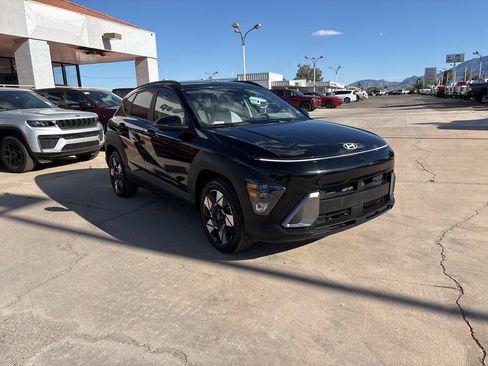 Used 2025 Hyundai Kona SEL FWD image 3