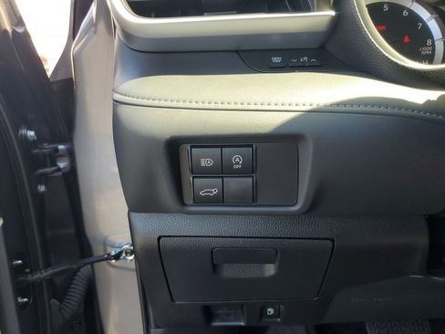 Used 2024 Toyota Highlander LE image 22