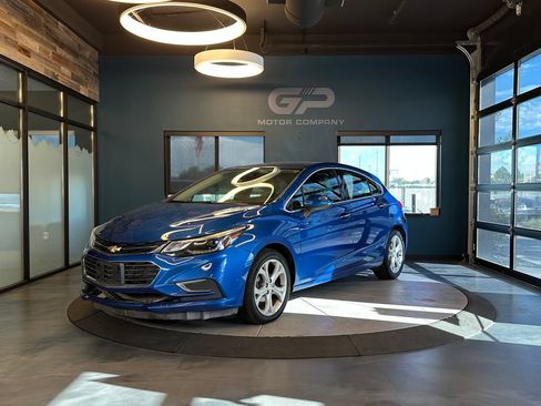 Used 2017 Chevrolet Cruze Premier w/ Enhanced Convenience Package FWD image 7