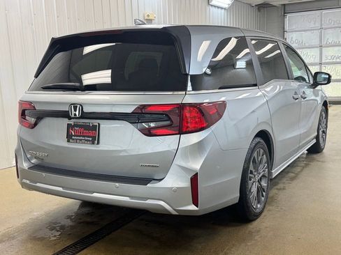 New 2026 Honda Odyssey Touring image 5
