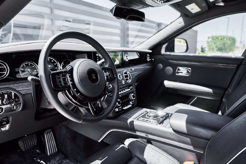 Used 2023 Rolls-Royce Ghost AWD/4WD image 2