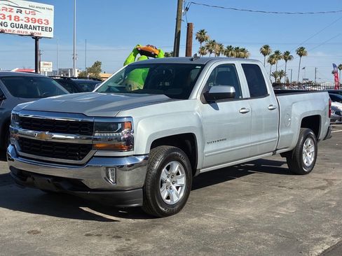 Used 2018 Chevrolet Silverado 1500 LT w/ All Star Edition RWD image 2