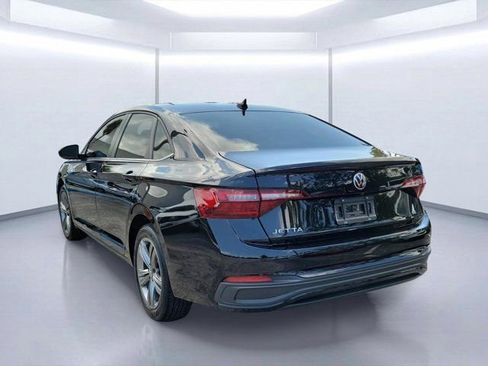 Used 2022 Volkswagen Jetta SE FWD image 3
