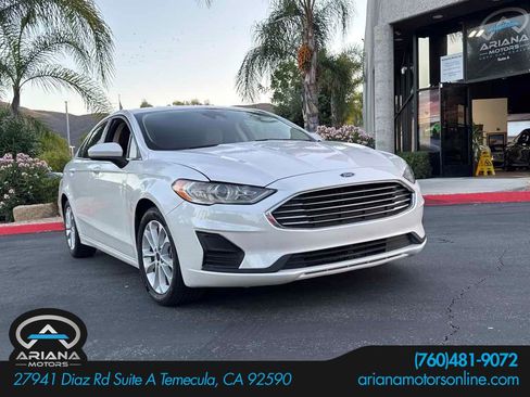Used 2020 Ford Fusion SE image 1