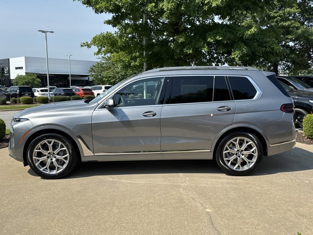 Certified 2026 BMW X7 xDrive40i w/ Premium Package AWD/4WD image 2