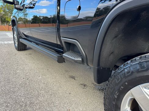 Used 2022 Chevrolet Silverado 3500 LTZ w/ LTZ Premium Package image 25