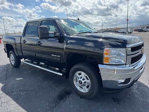 Used 2014 Chevrolet Silverado 2500 LT w/ Interior Plus Package image 3