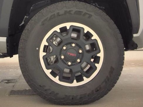 Used 2025 Toyota Tacoma TRD Off-Road image 20